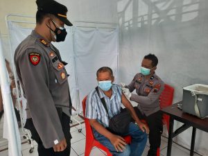 Polsek Purbalingga Gelar Vaksinasi Booster Bagi Jemaat Gereja