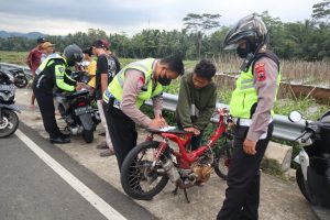 Satlantas Polres Purbalingga Bubarkan Balap Liar Jelang Buka Puasa