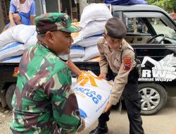 TNI – Polri di Purbalingga Pantau Operasi Pasar Beras di Pasar Segamas