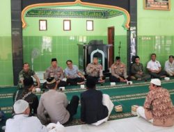 Kapolres Purbalingga Gelar Jumat Curhat Bersama Jamaah Masjid Baiturrahman Desa Panican