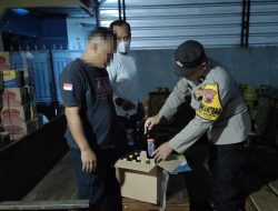 Polsek Bukateja Sita Puluhan Botol Miras dari Kios di Desa Kutawis