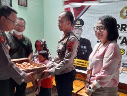 Dukung Penurunan Stunting, Polsek Bukateja Berikan Bantuan Makanan Tambahan