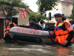 Bantu Warga Terdampak Banjir, Brimob Solo Kerahkan Tenda Darurat Hingga Dapur Umum