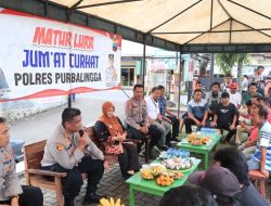 Jumat Curhat, Kapolres Purbalingga Serahkan Bantuan Sosial