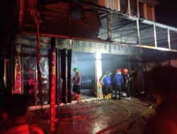 Toko Pakaian di Karangmoncol Terbakar, Penyebabnya Diduga Akibat Korsleting Listrik