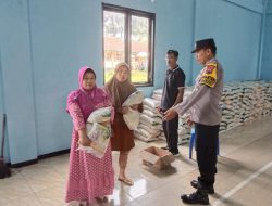 Polsek Kutasari Laksanakan Pengamanan Penyaluran Bantuan Sosial di 14 Desa