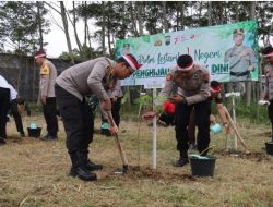 Polres Purbalingga dan Polsek Jajaran Tanam 1000 Pohon