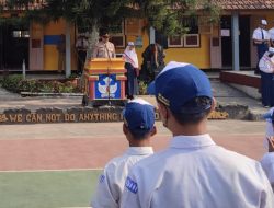 Melalui Upacara Bendera, Kapolsek Kalimanah Beri Pesan Kamtibmas kepada Siswa