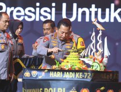 Dua Hadiah Untuk Divisi Humas Polri Dari Kapolri