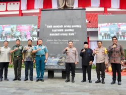 Kapolri Bersama Panglima TNI Resmikan Monumen Jenderal Hoegeng di Pekalongan