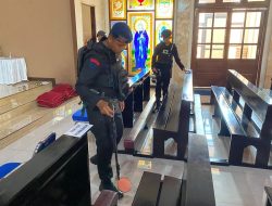 Jelang Ibadah Natal, Polres Purbalingga Datangkan Brimob Sterilisasi Gereja