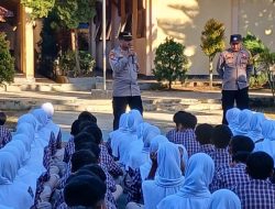 Cegah Kenakalan, Kapolsek Kalimanah Binluh Siswa di SMPN 1