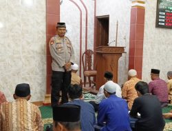 Polsek Kalimanah Sampaikan Pesan Kamtibmas Melalui Safari Salat Tarawih