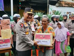 Kunjungi Korban Banjir di Pati, Kapolda Jawa Tengah Berikan Bantuan