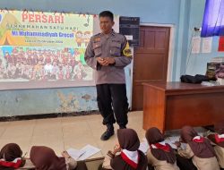 Bhabinkamtibmas Polsek Kalimanah Tanamkan Siswa Jaga Keamanan