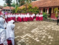 Polsek Mrebet Gelar Binluh di Dua Sekolah