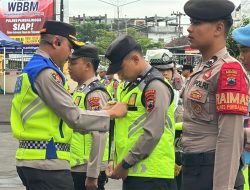 Kapolres Purbalingga Serahkan Rompi untuk Personel Operasi Lilin Candi 2024