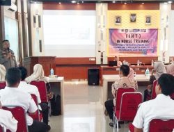 Konselor Polres Purbalingga Isi Materi In House Training Guru Tingkat SMA