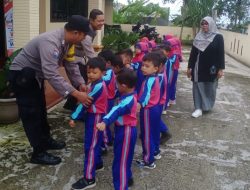 Terima Kunjungan Siswa TK, Polsek Karangreja Gelar Polisi Sahabat Anak