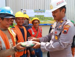 Kapolsek di Cilacap Peduli Pekerja Pelabuhan