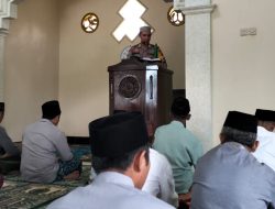 Polisi di Batang Jaga Keamanan Melalui Khutbah Jumat