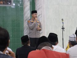 Kapolres Purbalingga Tarawih Keliling di Masjid Baiturrohmah