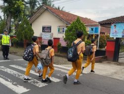 Polsek Padamara Fokus Pengamanan di Sekolah saat Pagi Hari