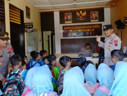 Polsek Karanganyar Beri Materi Outing Class Siswa TK