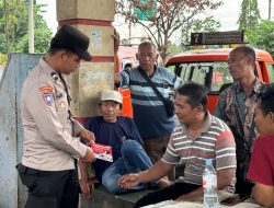 Satbinmas Polres Purbalingga Bagikan Pamflet Waspada Premanisme
