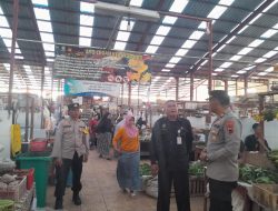 Satbinmas Polres Purbalingga Binluh Waspada Premanisme di Pasar Rakyat Bukateja