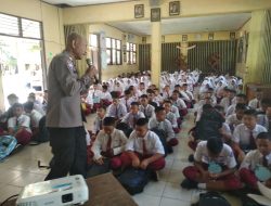 Kanit Binmas Polsek Mrebet Sosialisasi Bahaya Narkoba dan Kenakalan Remaja di SMPN 5