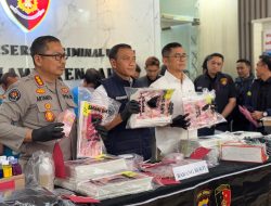 Polda Jateng Tangkap Enam Pelaku Sindikat Pembuat dan Pengedar Uang Palsu; Dua Bulan Beroperasi Cetak 4000 Lembar Uang Rp. 100 Ribu