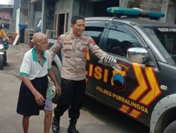 Polsek Purbalingga Antar Lansia Tersesat Pulang ke Rumah