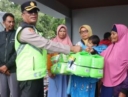 Polres Purbalingga dan Bhayangkari Kirim Bantuan di Lokasi Bencana Alam