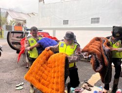 Polsek Rembang Kirim Bantuan Kasur Lantai ke Pengungsian