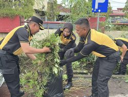 Dukung ASRI, Polres Purbalingga Terjunkan Personel Bersihkan Terminal