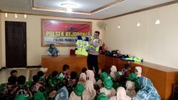Polsek Kejobong Terima Kunjungan Siswa, Kenalkan Tugas dan Peralatan Kepolisian