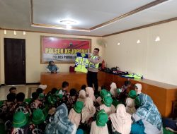 Polsek Kejobong Terima Kunjungan Siswa, Kenalkan Tugas dan Peralatan Kepolisian