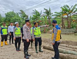 Polda Jateng Kawal Perbaikan Tanggul Jebol di Grobogan, Pastikan Arus dan Distribusi Logistik Tetap Aman
