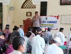 Polsek Kalimanah Gelar Jumat Curhat Bersama Jemaah Masjid Al Hidayah Desa Grecol