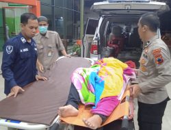Respon Cepat, Dokkes Polres Purbalingga Tangani Petugas KPPS Pingsan